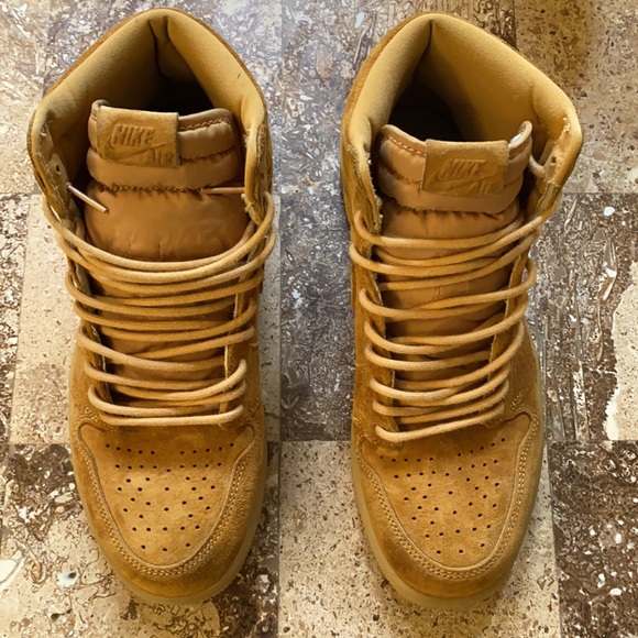 Air Jordan 1 Retro - Picture 10 of 16